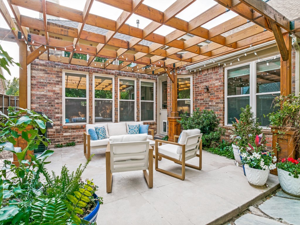 1209 Queen Guinevere Drive Lewisville TX 75056