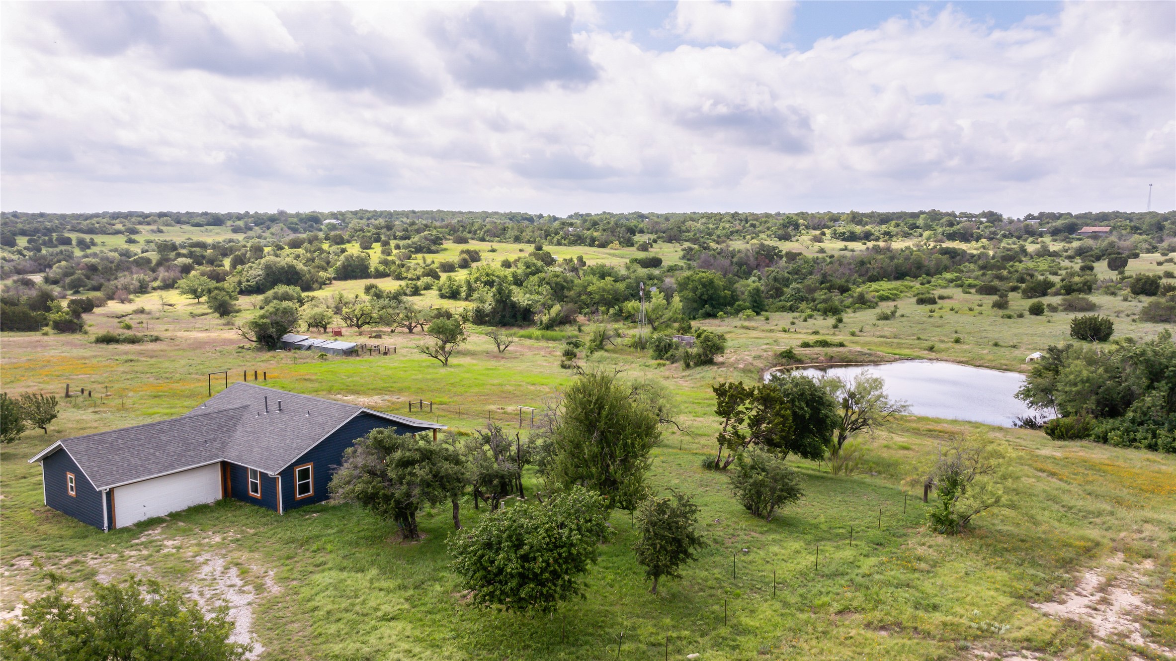 33212 N Us Highway 281 Lipan TX 76462