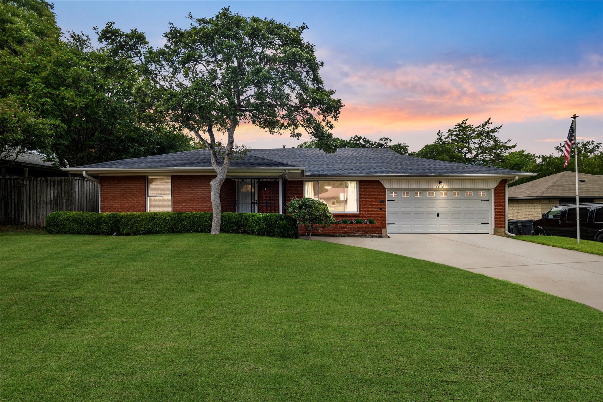 7615 Bearden Lane Dallas TX 75227