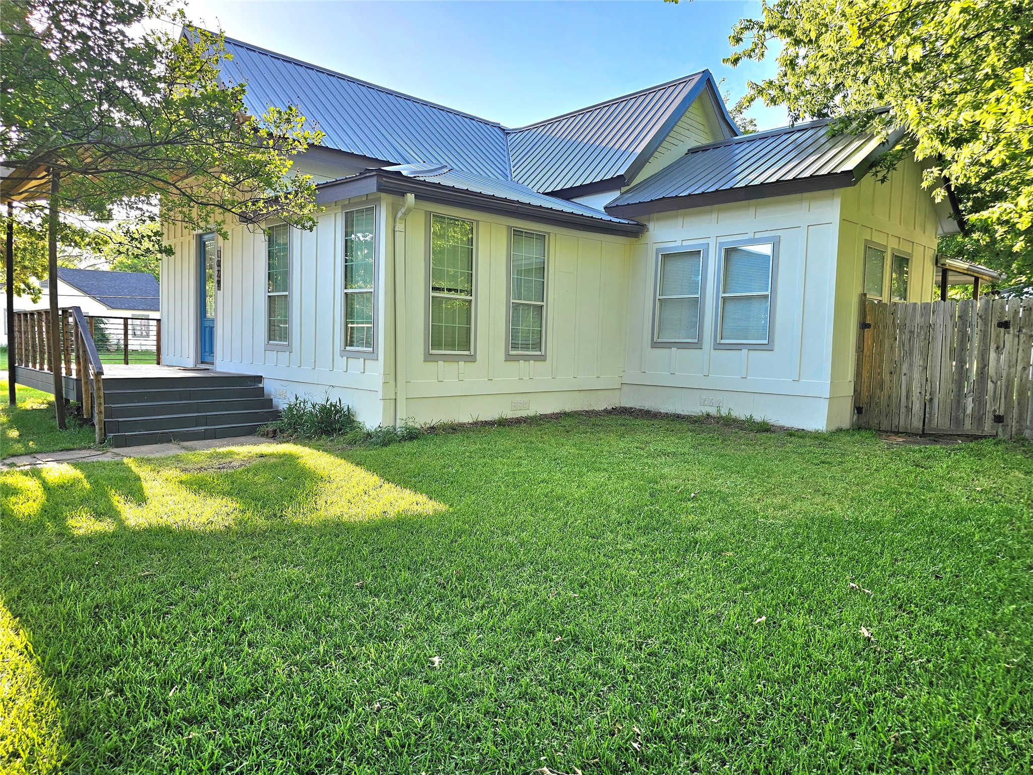 1029 W Shepherd Street Denison TX 75020