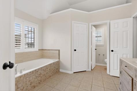 16036 University Drive Forney TX 75126
