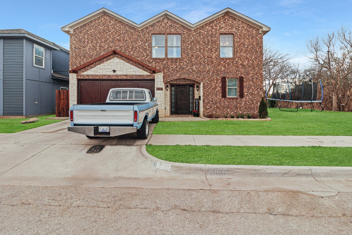 5521 Curzon Avenue Fort Worth TX 76107