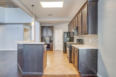 519 Deerwood Drive Burleson TX 76028