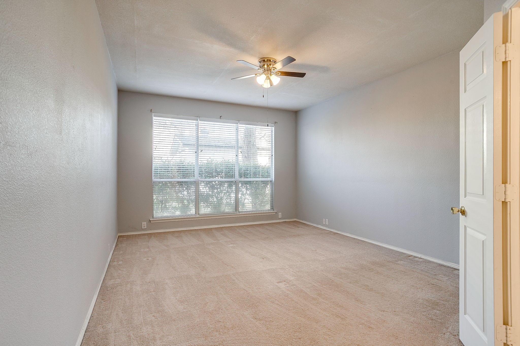 519 Deerwood Drive Burleson TX 76028