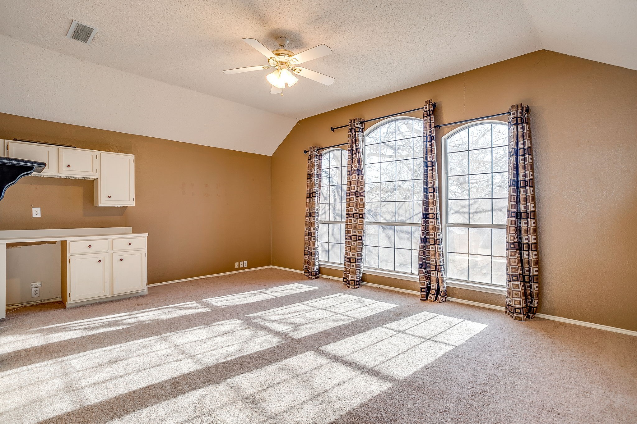 519 Deerwood Drive Burleson TX 76028