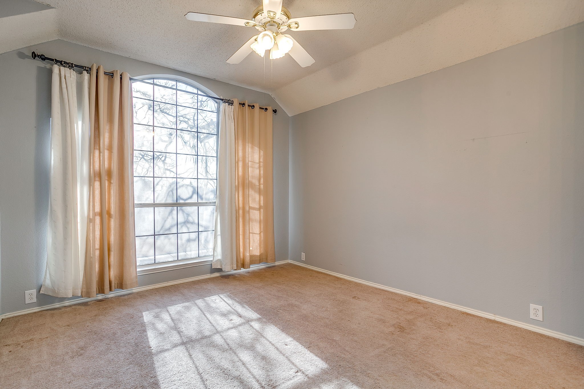519 Deerwood Drive Burleson TX 76028