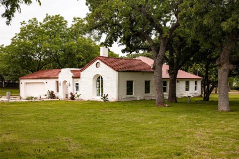 1319 East Fm 4 Cleburne TX 76031