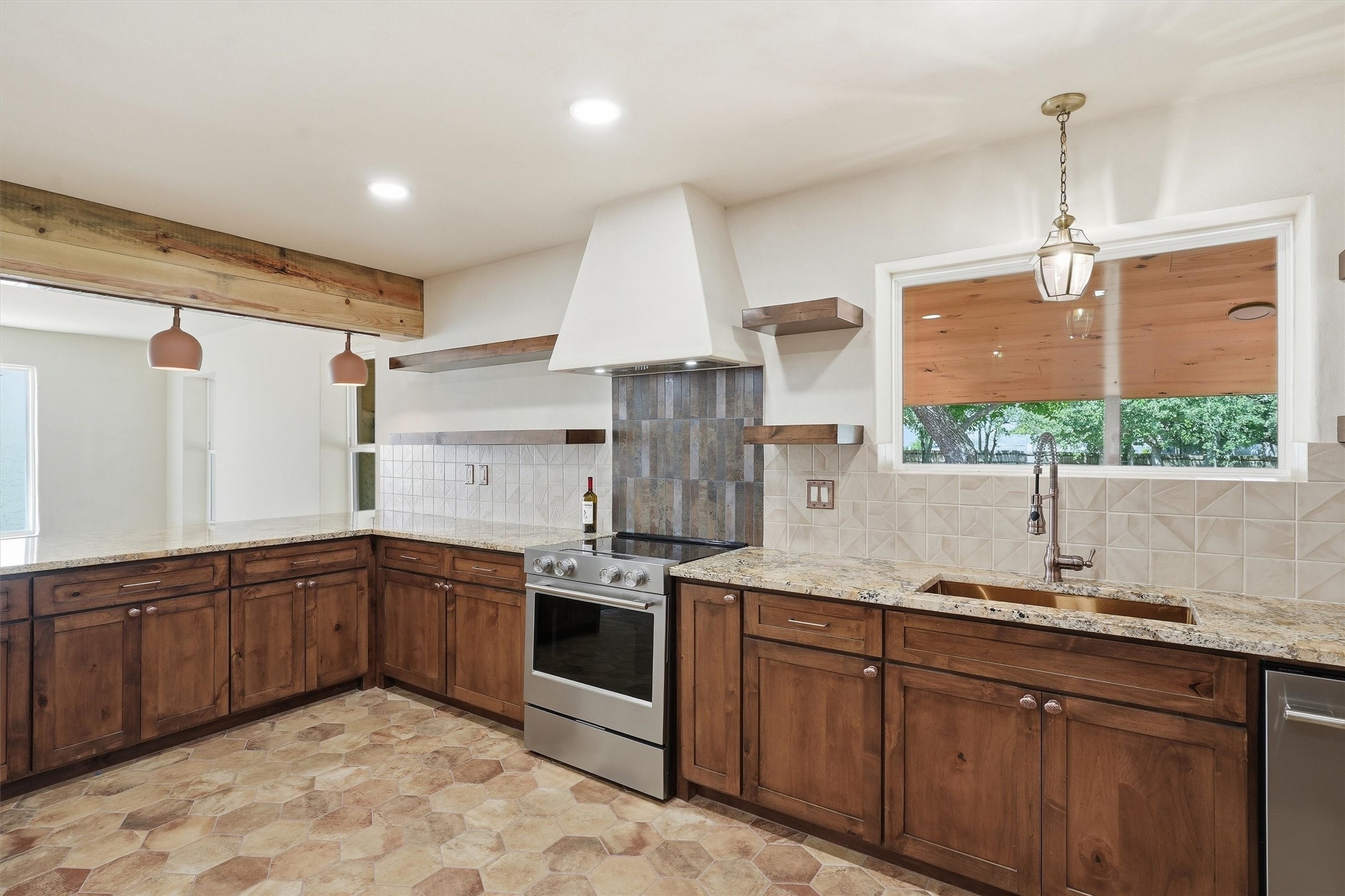 1319 East Fm 4 Cleburne TX 76031
