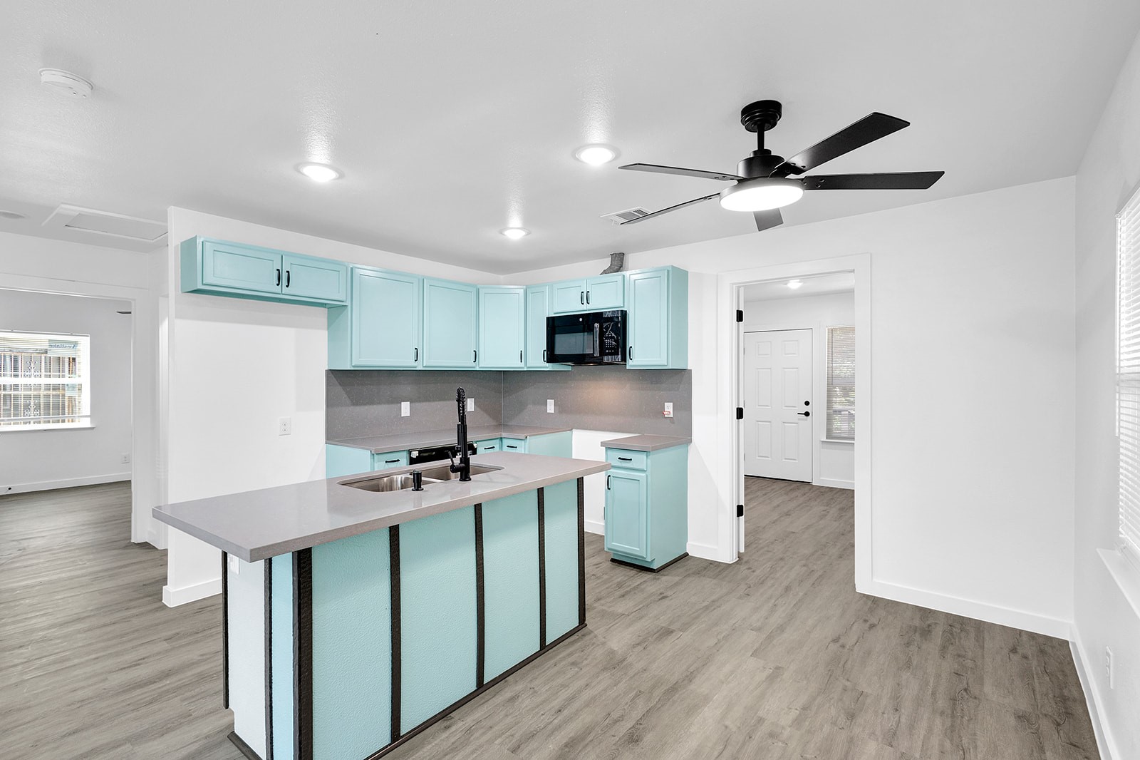 3335 S Ewing Avenue Dallas TX 75216