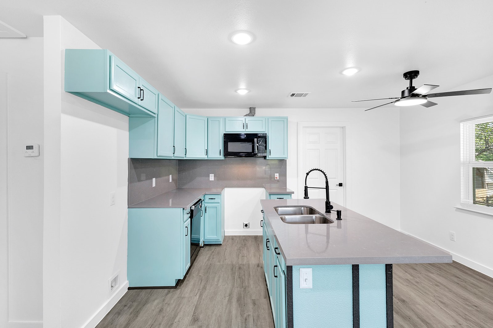 3335 S Ewing Avenue Dallas TX 75216