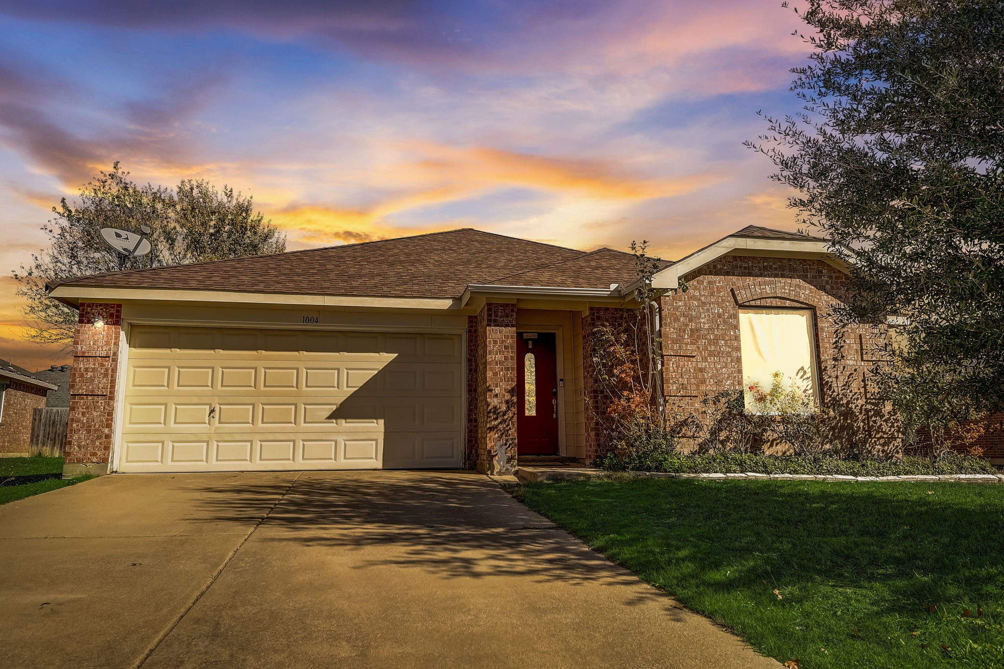 1004 Mckavett Drive Burleson TX 76028