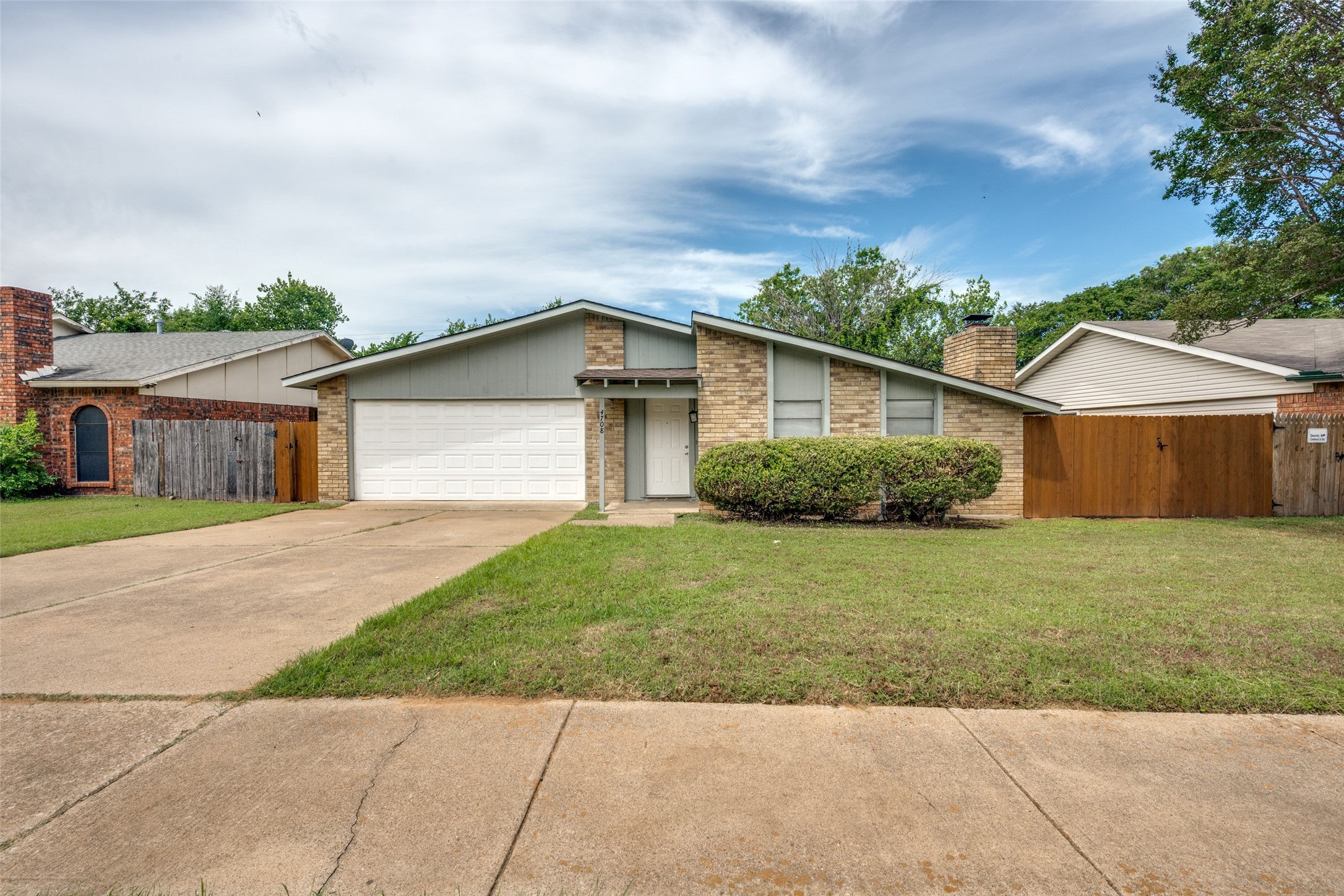 4708 Woodfield Drive Arlington TX 76016