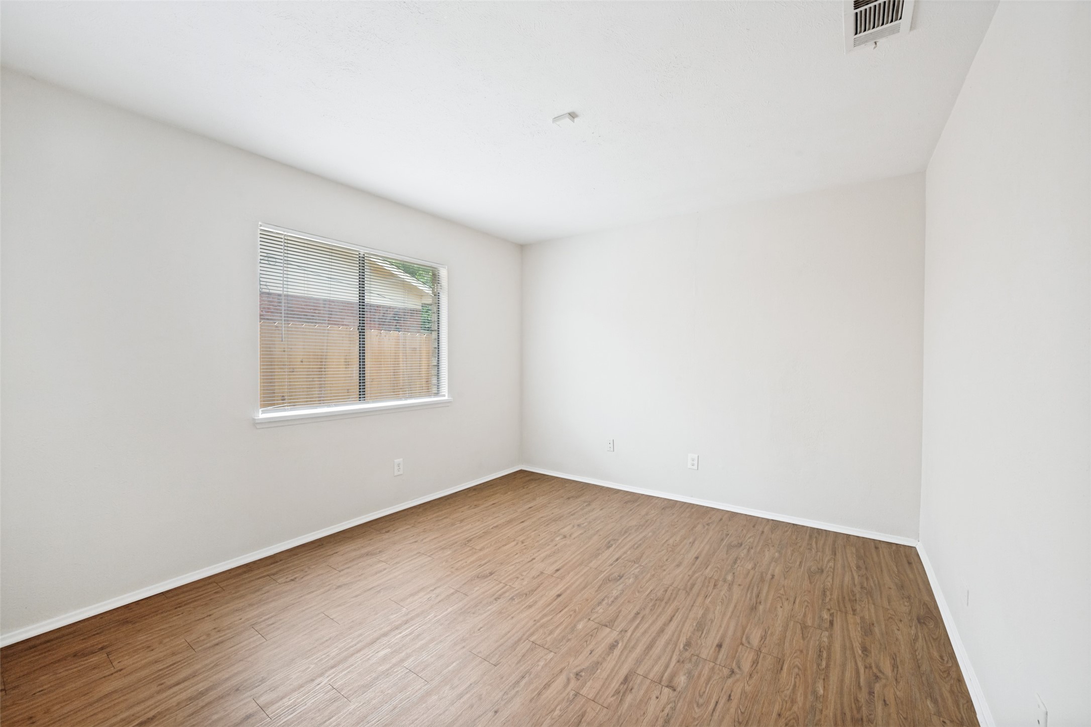 4708 Woodfield Drive Arlington TX 76016