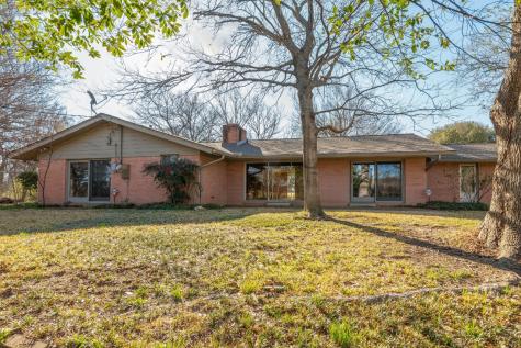 1952 Loma Linda Court Fort Worth TX 76112
