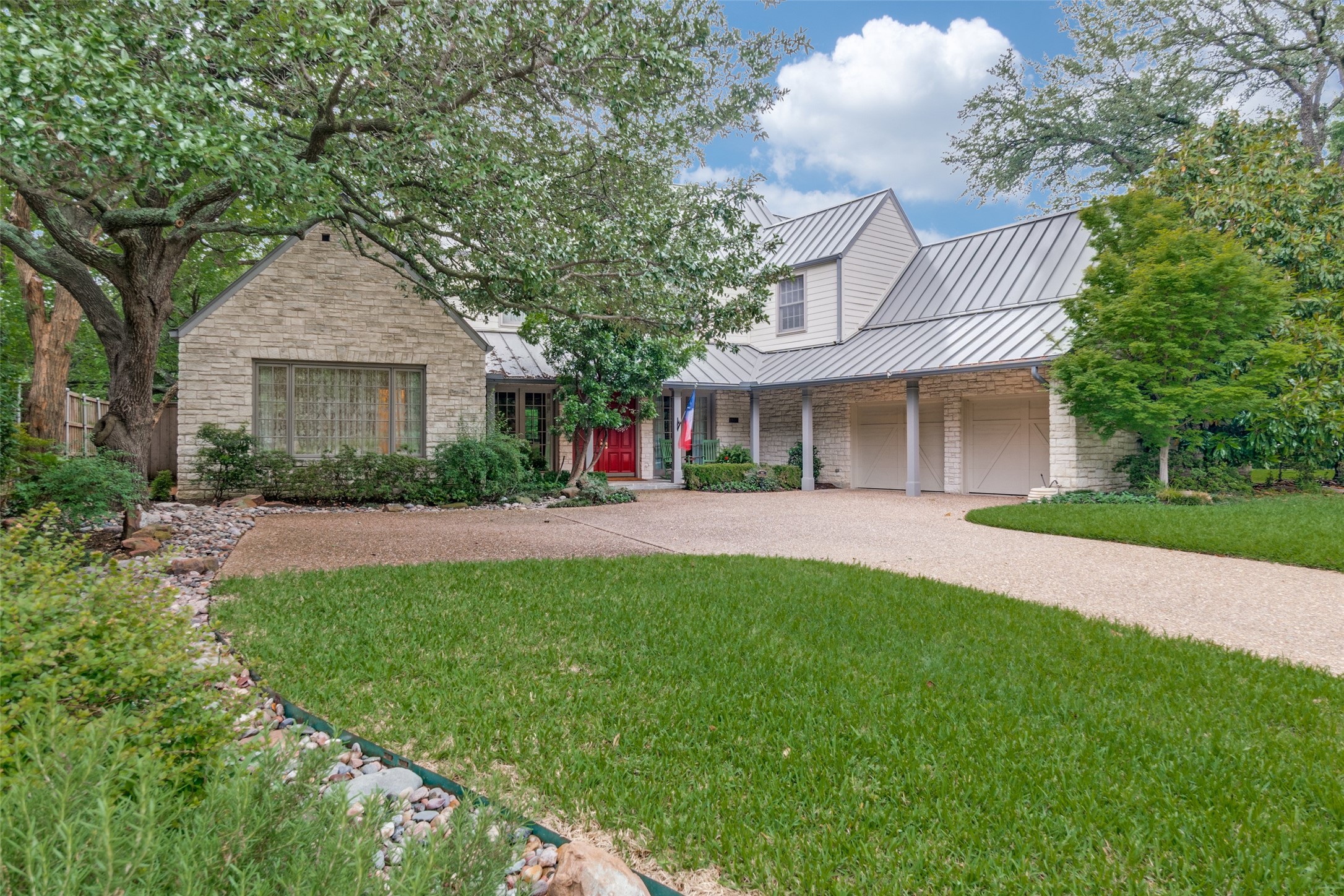 1800 Glenwick Drive Plano TX 75075