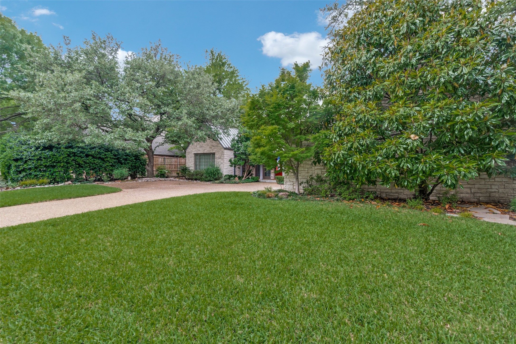 1800 Glenwick Drive Plano TX 75075