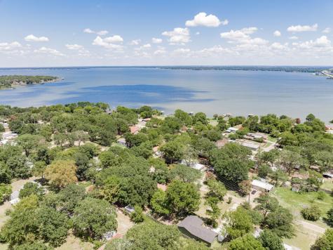 304 Pine Street Seven Points TX 75143