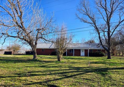 812 N Tyus Street Groesbeck TX 76642