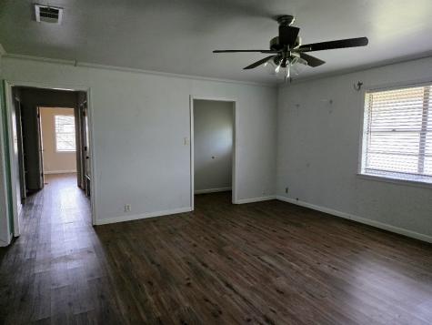 812 N Tyus Street Groesbeck TX 76642