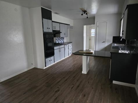 812 N Tyus Street Groesbeck TX 76642