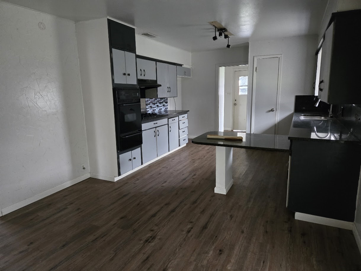 812 N Tyus Street Groesbeck TX 76642