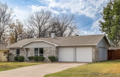 341 NW Summercrest Boulevard Burleson TX 76028