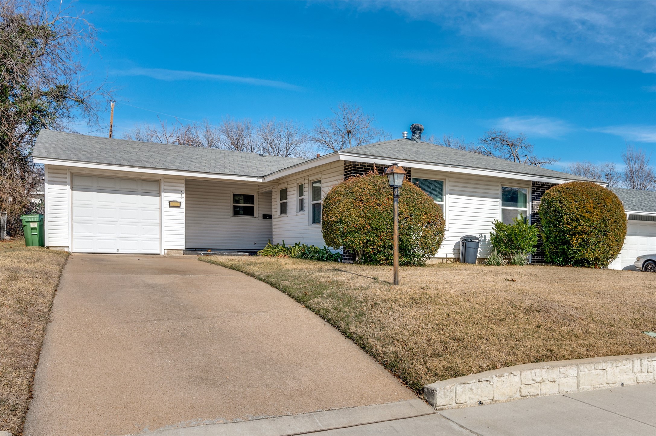 2117 Greenway Street Arlington TX 76010