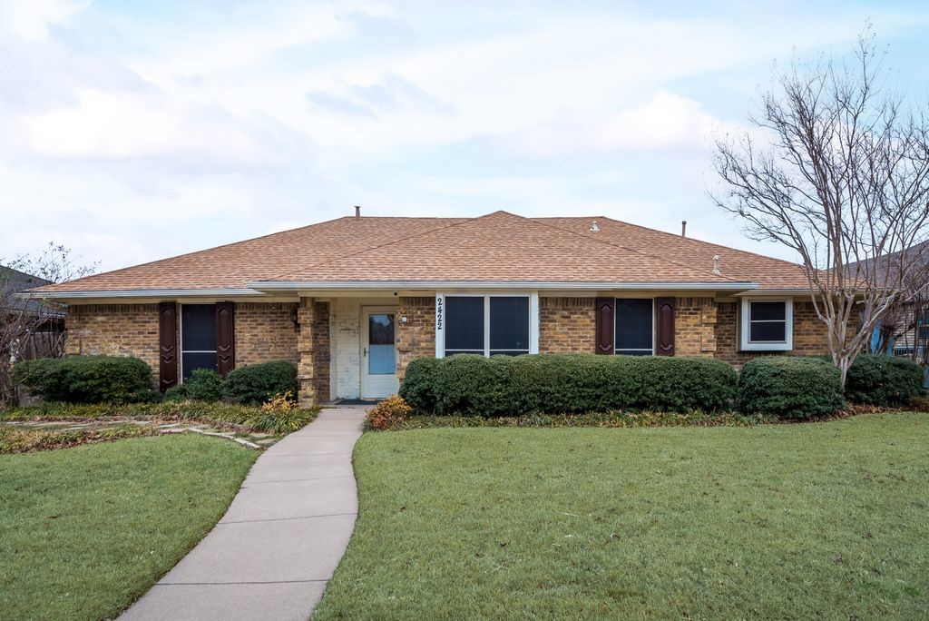 2422 Country Club Parkway Garland TX 75041
