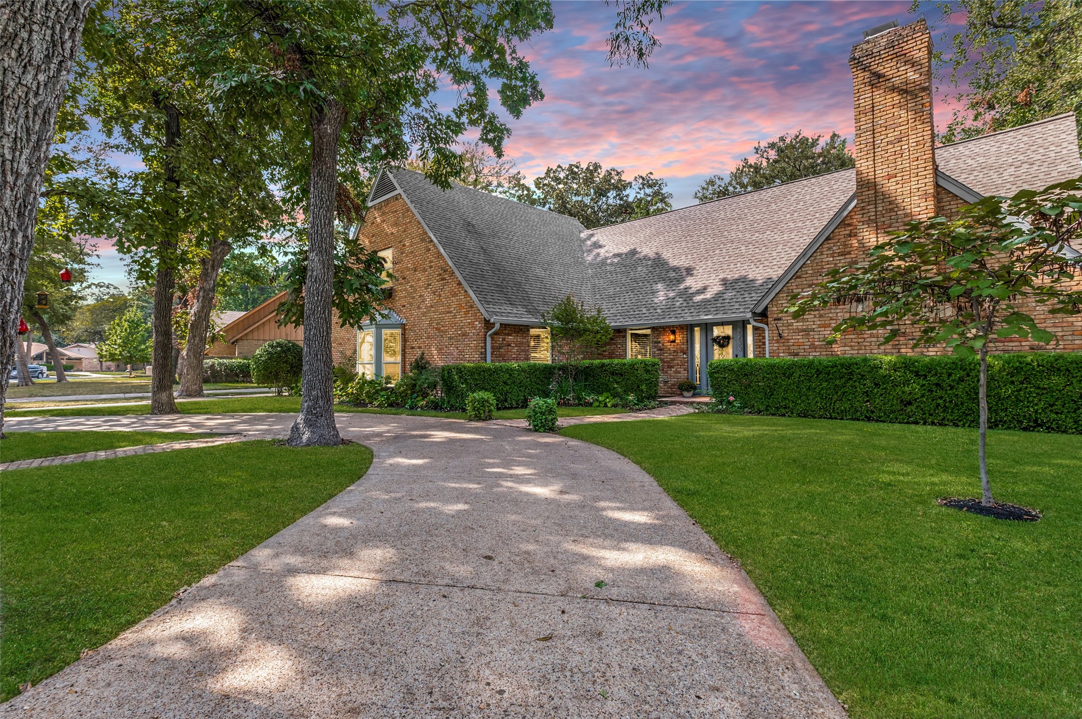 2233 Elderoaks Lane Dallas TX 75232