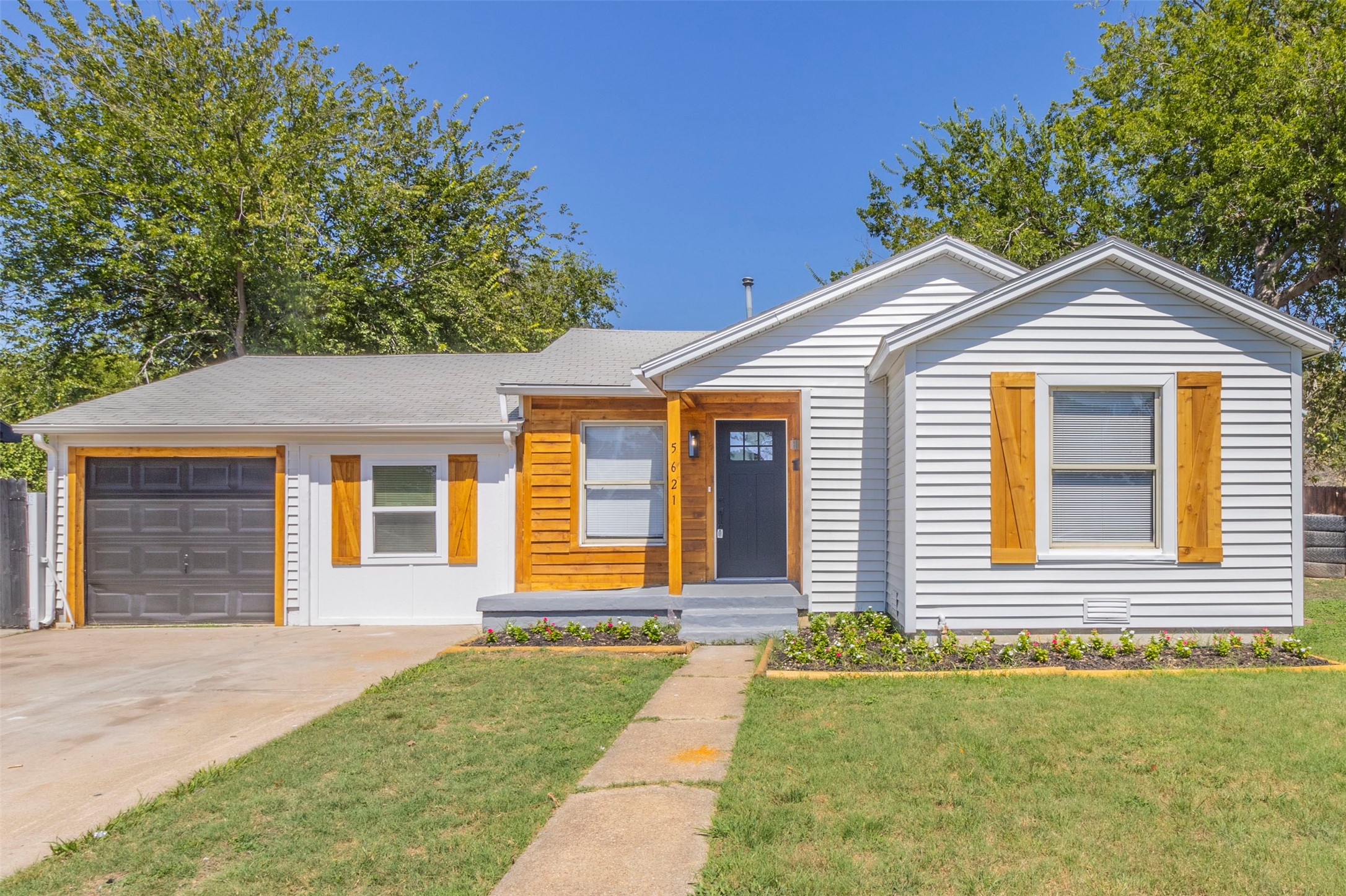5621 Madge Place Haltom City TX 76117