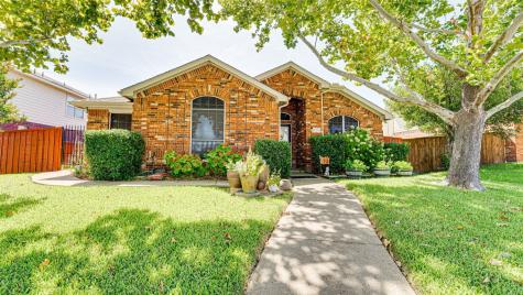 2526 Crosscreek Lane Mesquite TX 75181
