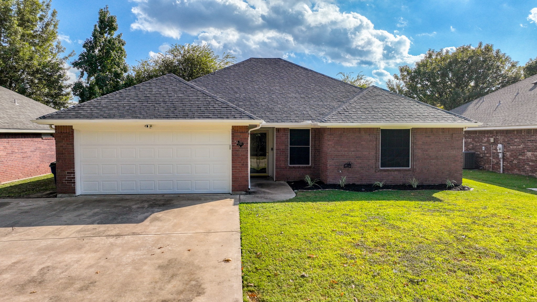 721 Lisa Street Burleson TX 76028