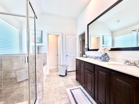 1413 River Vale Road Garland TX 75041