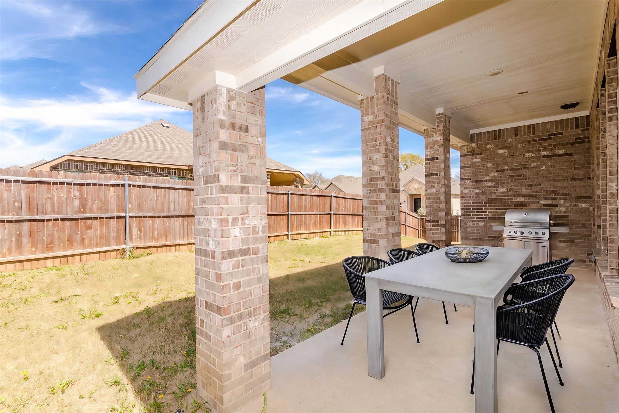1413 River Vale Road Garland TX 75041