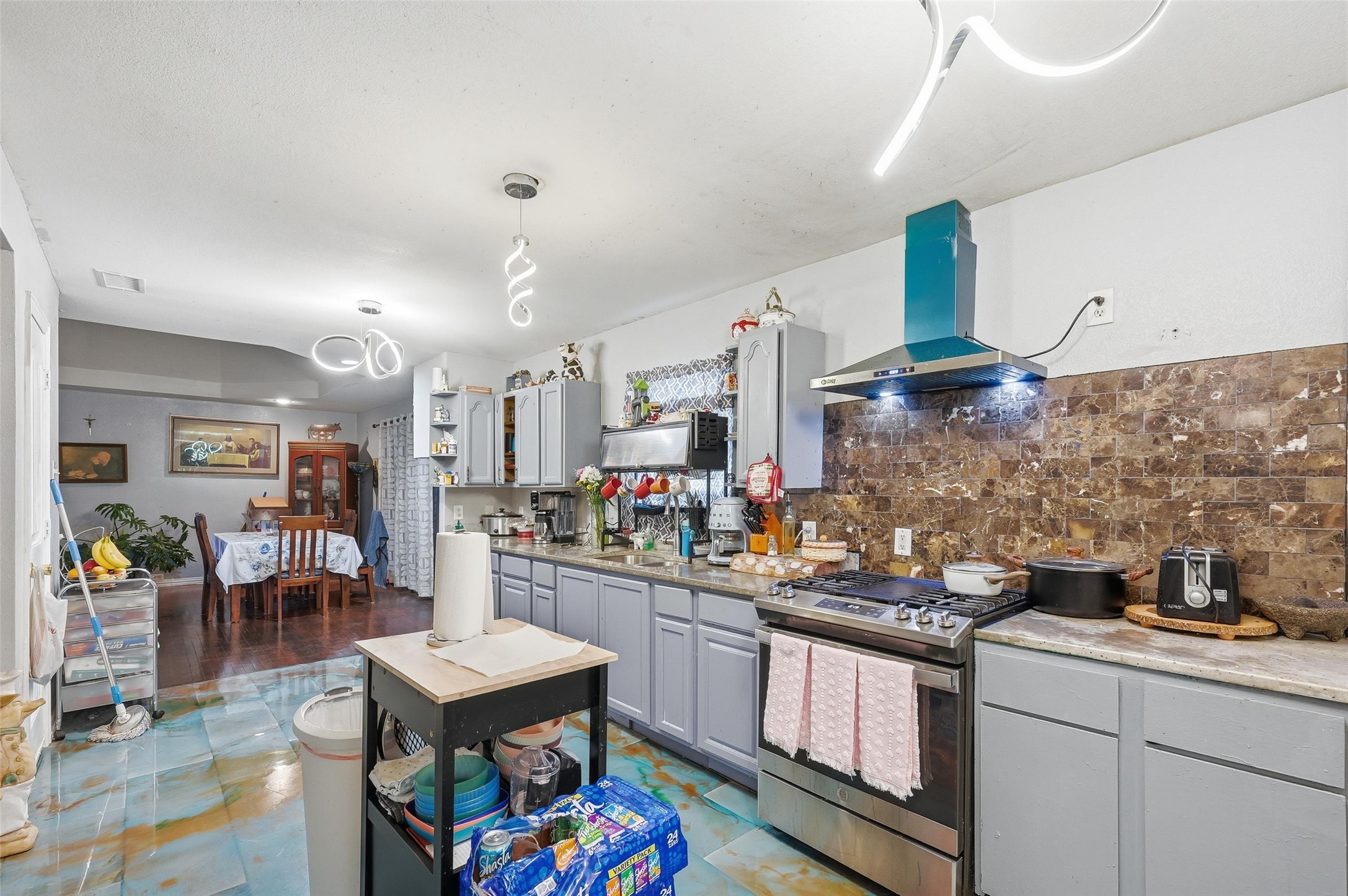 2010 Gross Road Dallas TX 75228