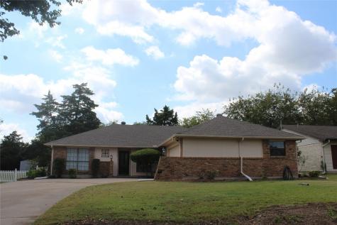 1322 W Ridge Drive Duncanville TX 75116