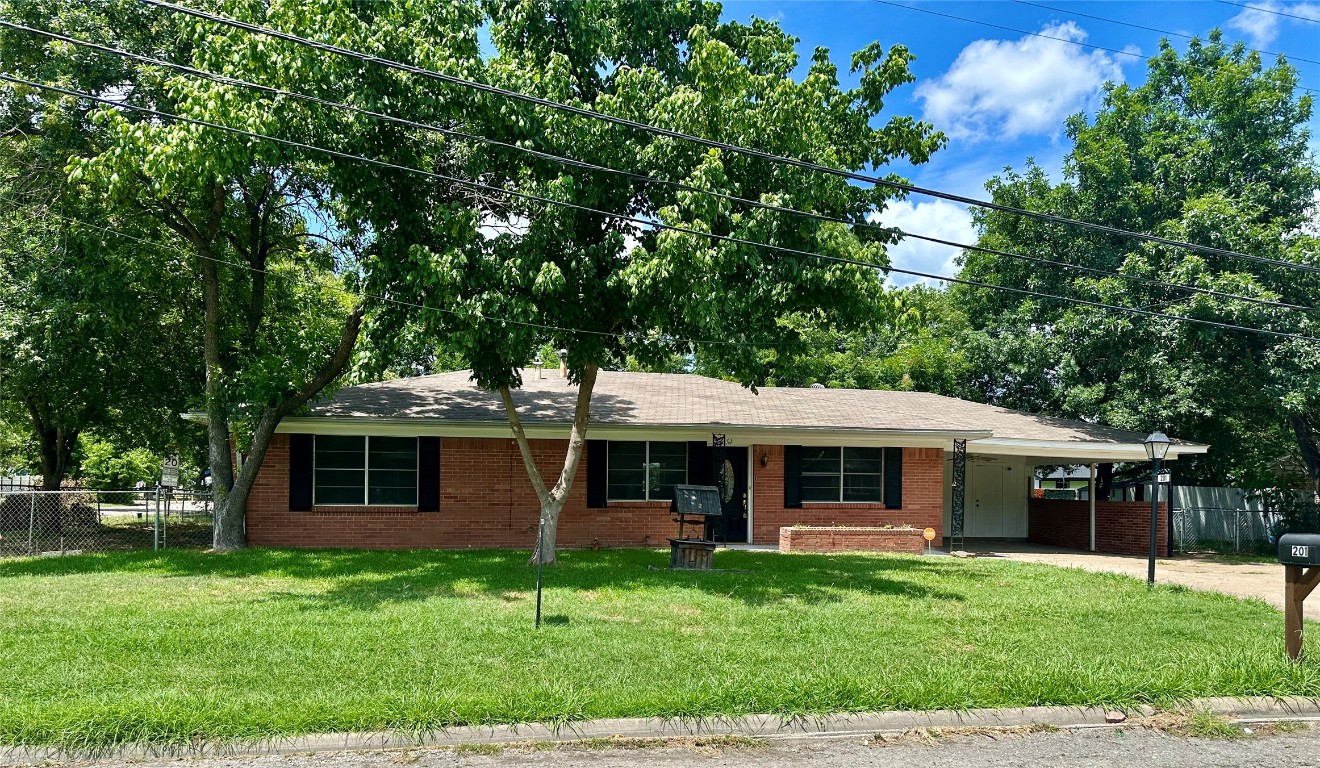 201 E 5th Street Kaufman TX 75142
