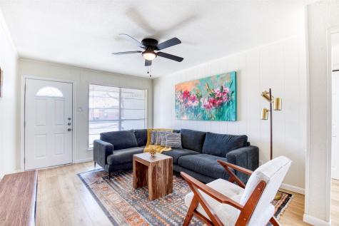 121 Sunflower Drive Garland TX 75041