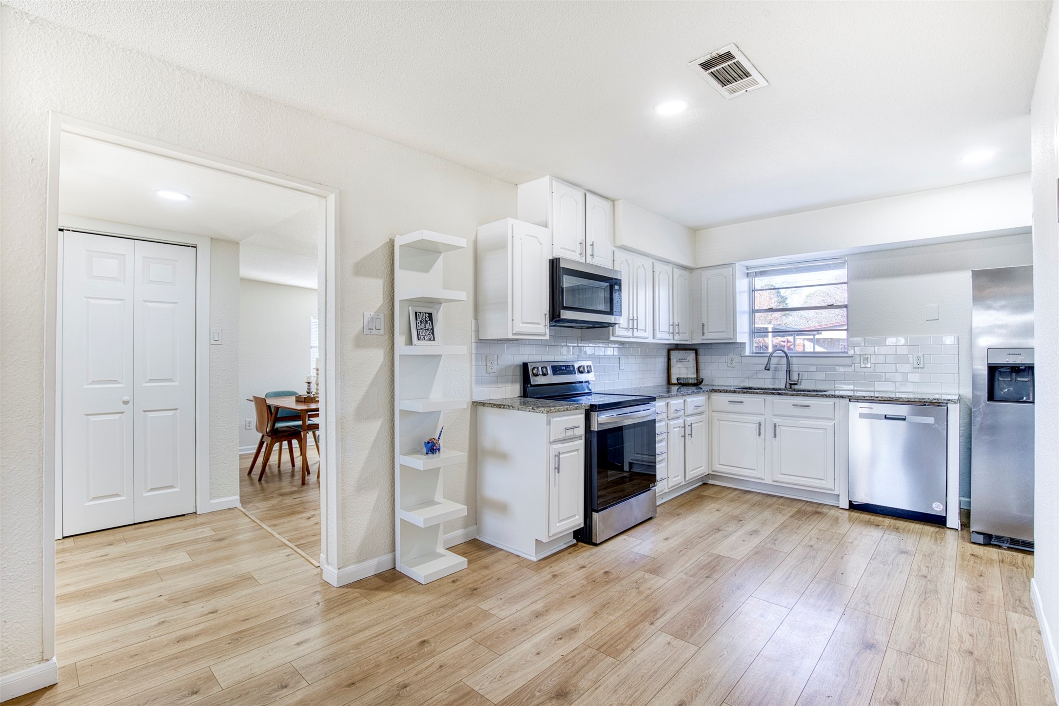121 Sunflower Drive Garland TX 75041