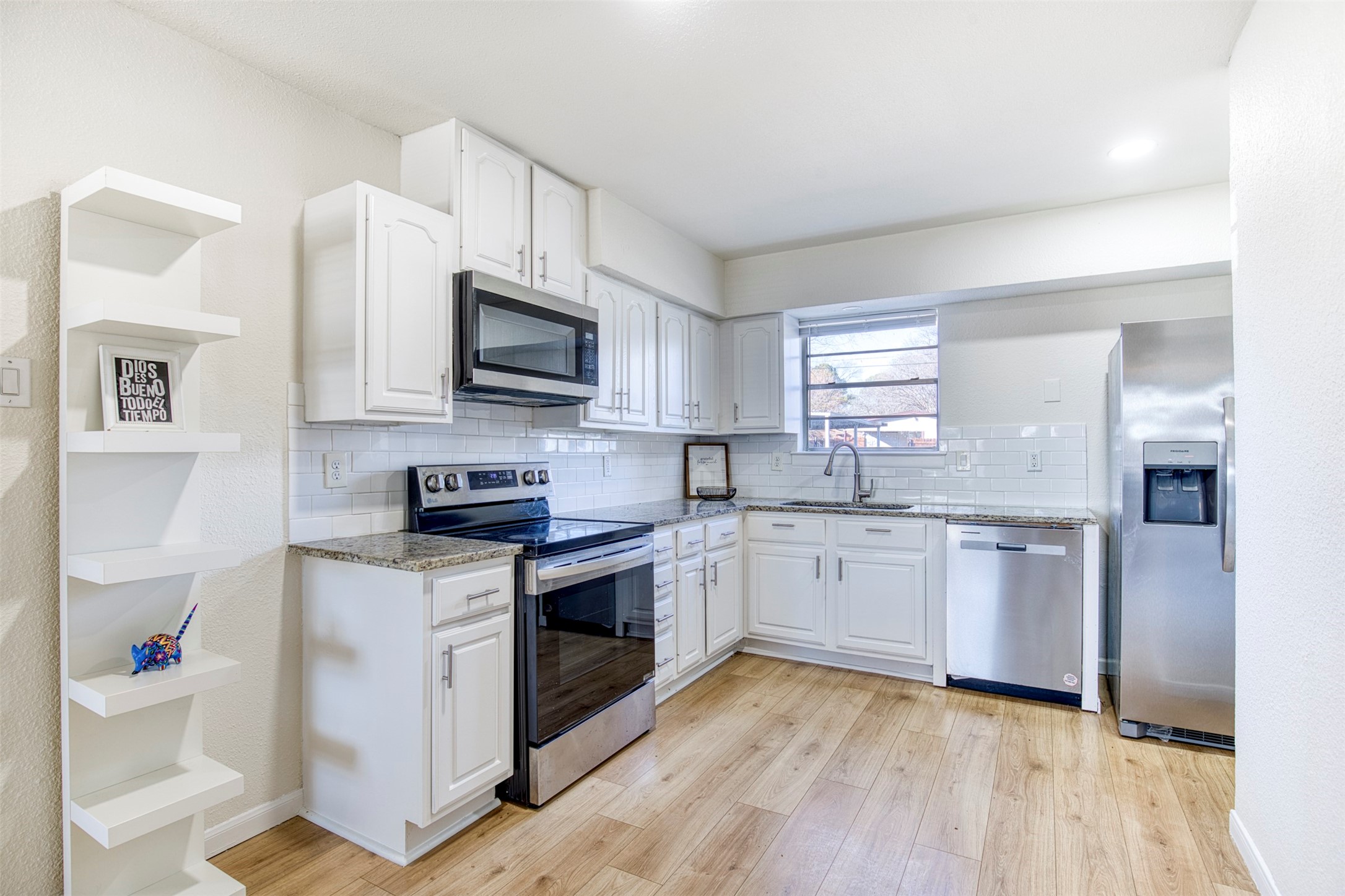 121 Sunflower Drive Garland TX 75041