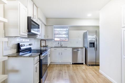 121 Sunflower Drive Garland TX 75041