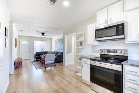 121 Sunflower Drive Garland TX 75041