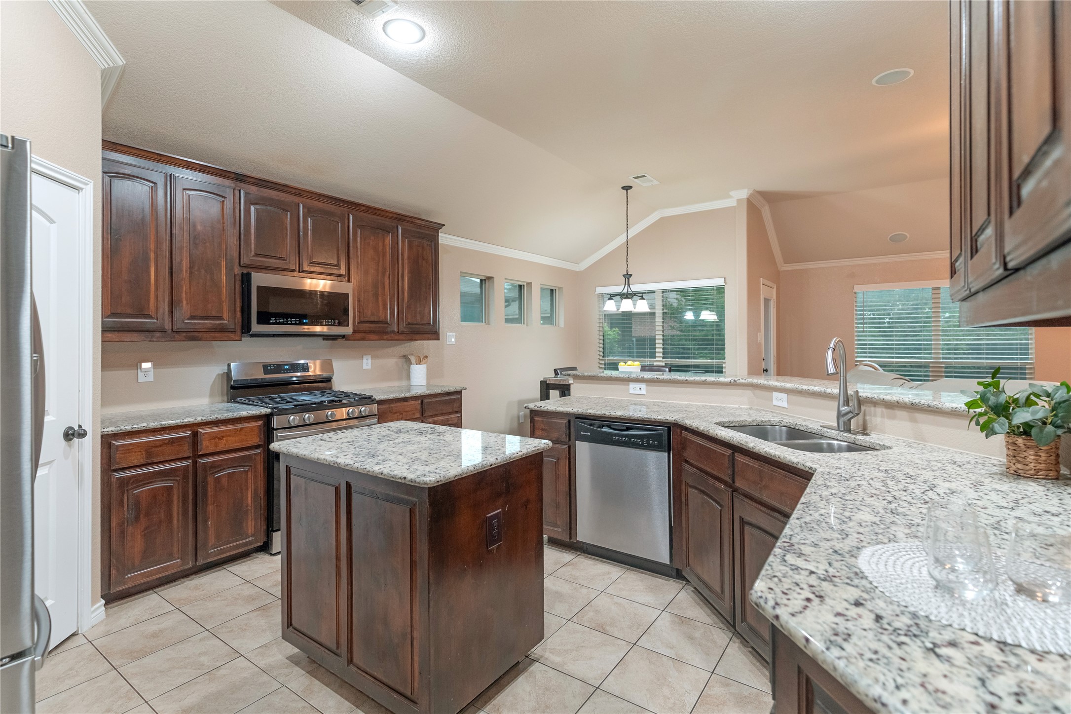 404 Brookhollow Lane Saginaw TX 76131