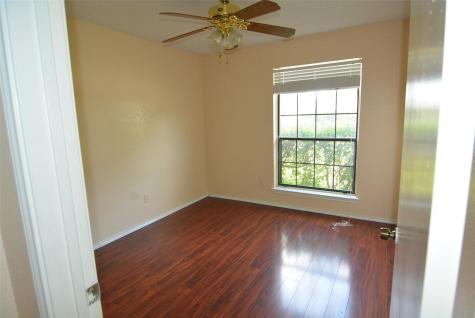 210 W Apollo Road Garland TX 75040