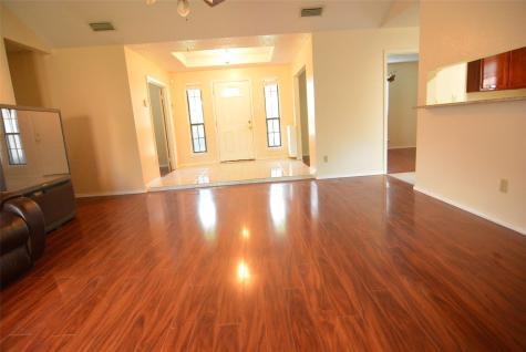 210 W Apollo Road Garland TX 75040