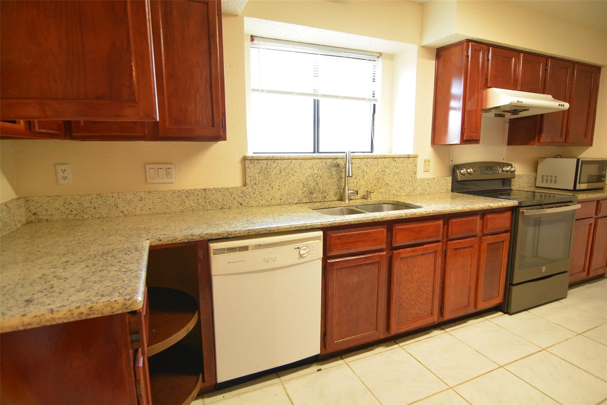 210 W Apollo Road Garland TX 75040