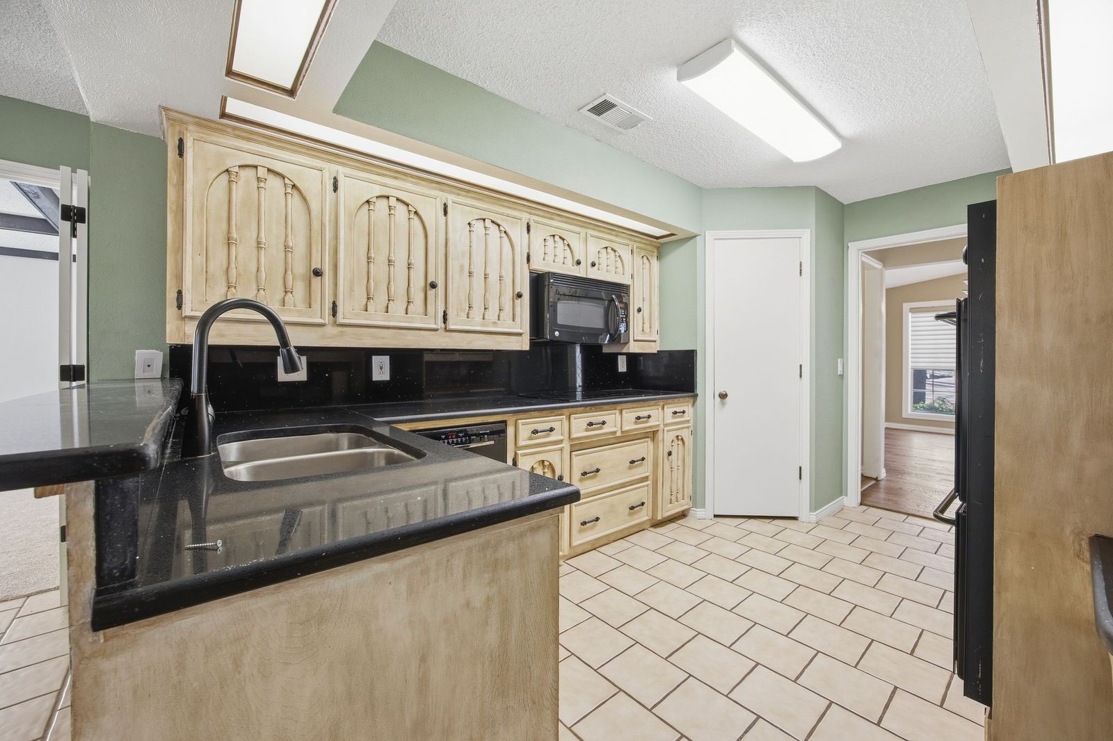 1620 Oak Meadow Drive Irving TX 75061