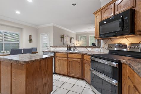 1240 Sweetwater Drive Burleson TX 76028