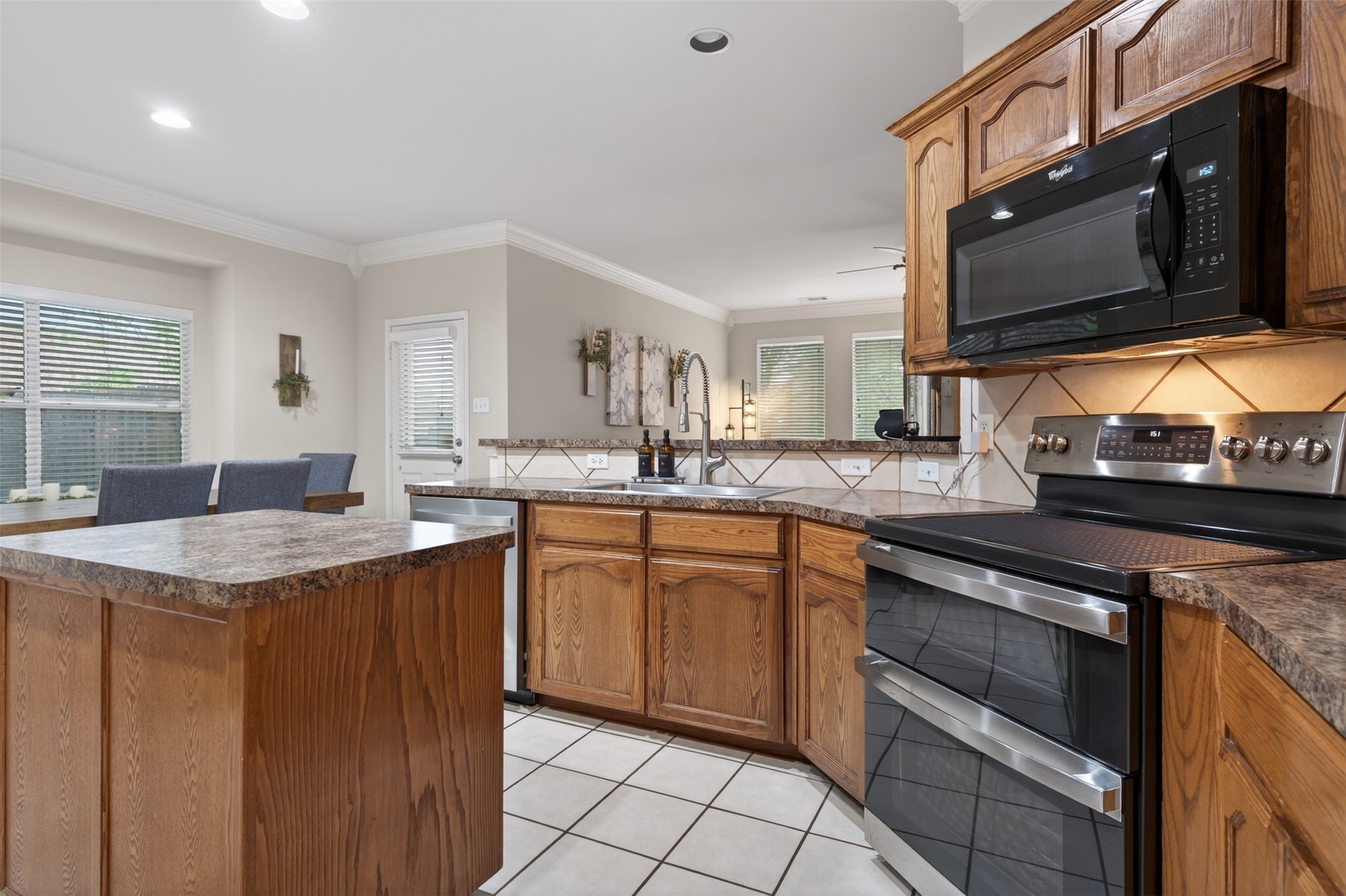 1240 Sweetwater Drive Burleson TX 76028