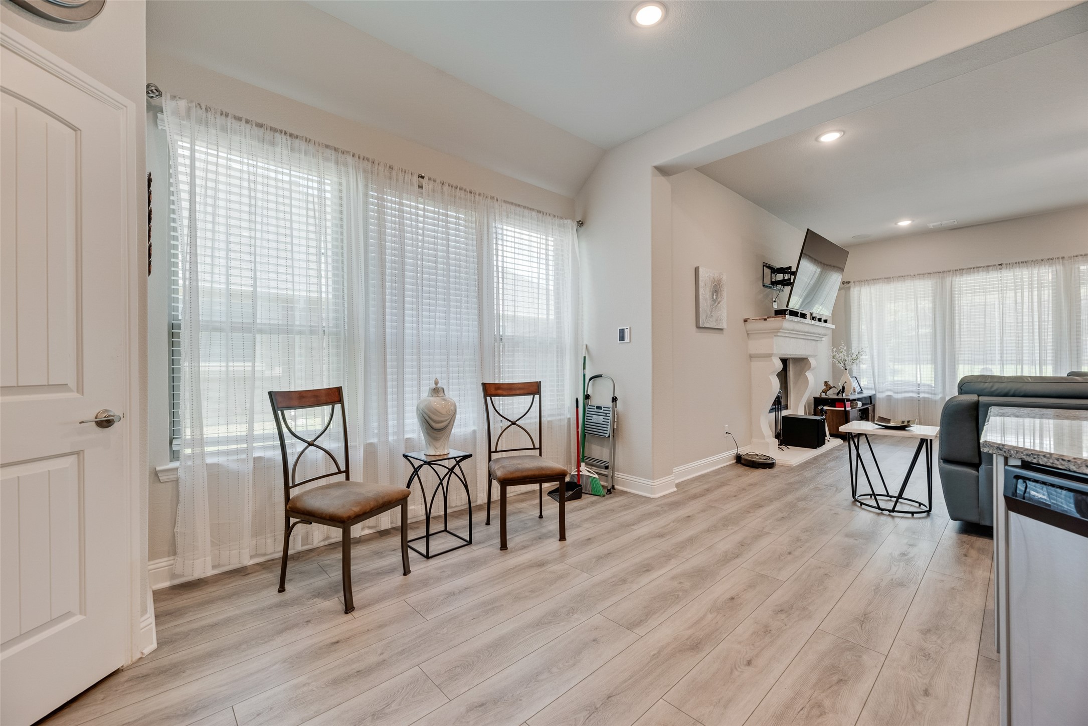 643 Woodridge Drive Oak Point TX 75068